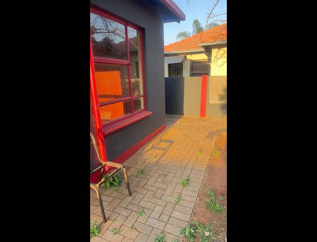 2 BEDROOM PROPERTY TO RENT IN THE ORCHARDS